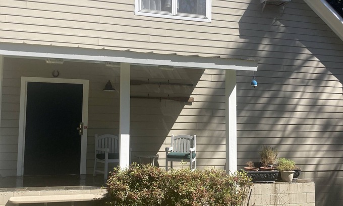 Aiken Apartamento | Lovely large upstairs studio apartment near golf & horse events