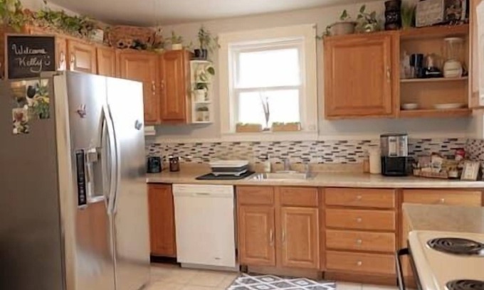 Burlington Casa | Lovely Leffler Lodge - Cozy & pet- friendly! Sleeps 5