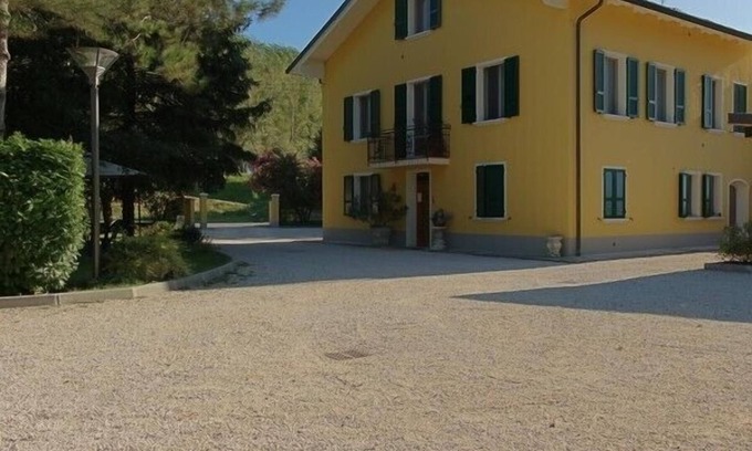 Colorno Apartamento | Desván precioso cerca del Palacio de Colorno, hogar de ALMA