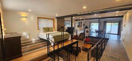 Laval-des-Rapides Apartamento | Lovely loft on the water, with free parking