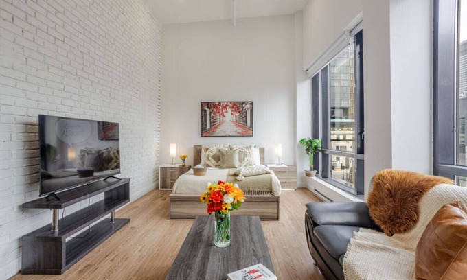 Shaughnessy Village Apartamento | Lovely Loft with Views on Bishop - MTL