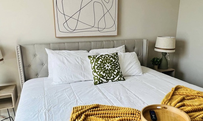 Barker Apartamento | Lovely Luxurious 2 Bedroom 2 Bath Suite