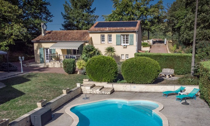Fumel Casa | Lovely luxurious gite with large garden and private pool!