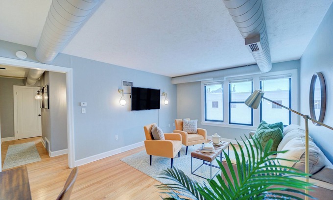 Nelson Apartamento | Lovely Mid-Century Modern - Apt B