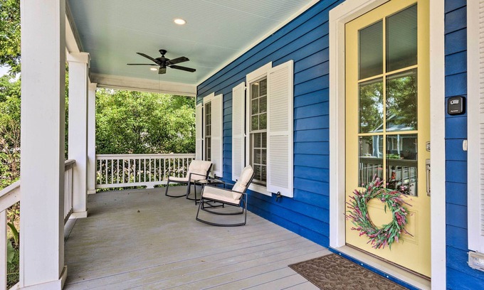 Washington Square Casa | Lovely Mobile Retreat w/ Deck & Front Porch!