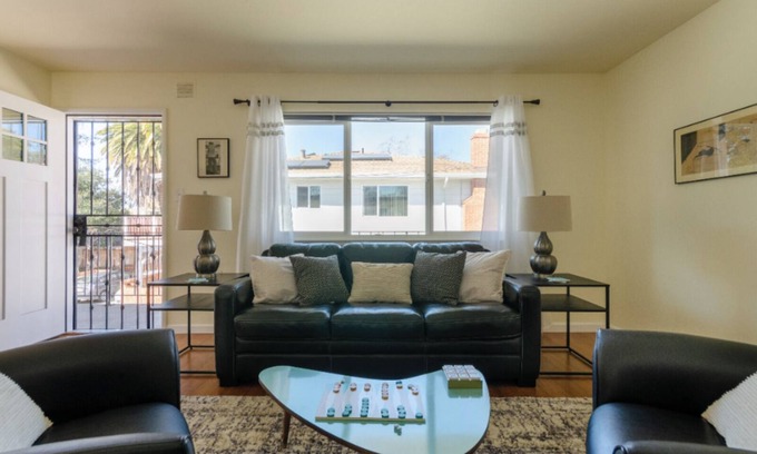 Lincoln Highlands Apartamento | NUEVO "Oakland - Luxury Apartment" Moderno y con estilo