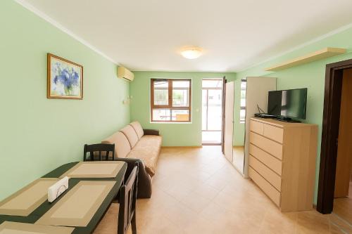 Primorski Apartamento | Lovely Nest with Glass Veranda