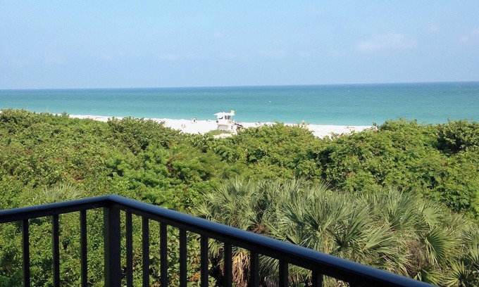 Vero Beach Condominio | Lovely ocean front condo in Vero Beach