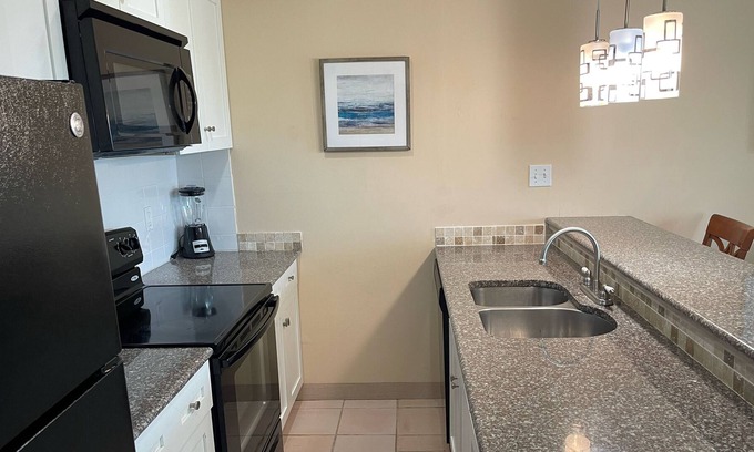 Wheeland Settlement Apartamento | Lovely one bedroom apartment in North West Point resort Turks Caicos