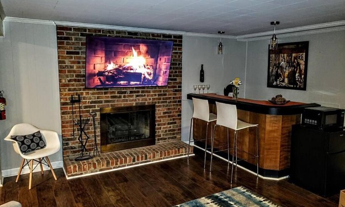 Mosby Apartamento | Lovely & Private One-Bedroom Apartment in Mechanicsville