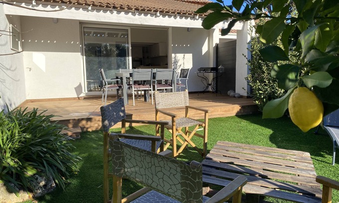 Guerrevieille Otro | Lovely renovated farmhouse close to golf course and beach opposite St Tropez