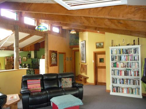 Motueka Valley Casa | Lovely rural 3 bedroom home near the Kahurangi NP