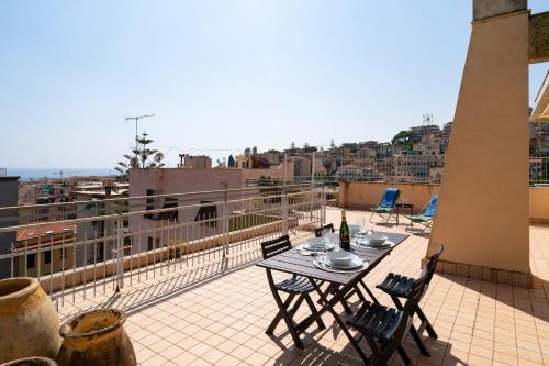 Sanremo Apartamento | Lovely Sea View Apt with Terrace and Balcony