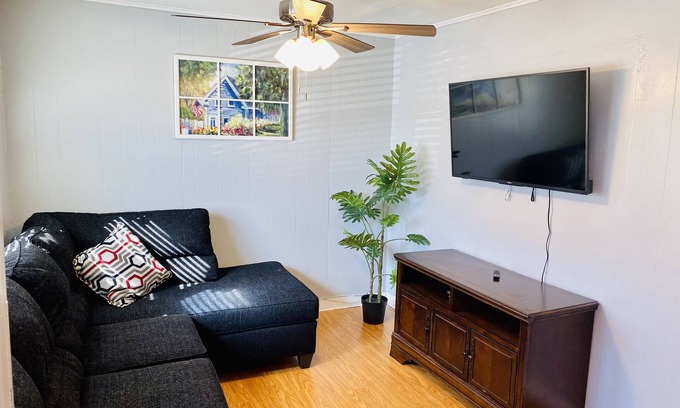 Ortley Beach Apartamento | Lovely Seaside Park Getaway - Walk to Beach & Bay - Parking, Badges, BBQ