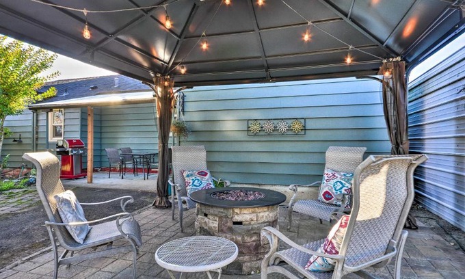 Sherwood - Tualatin South Casa | Lovely Sherwood Retreat with Yard, Walk to Old Town!