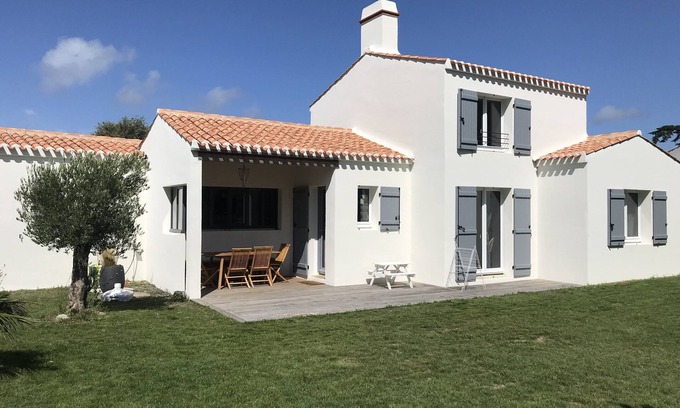 Noirmoutier-en-l'Ile Casa | Lovely south-facing house rental near the Luzéronde beach