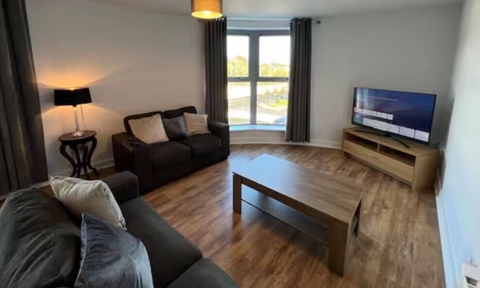 Sallins Apartamento | Lovely Specious 2 Bedroom Apartment, Free Parking