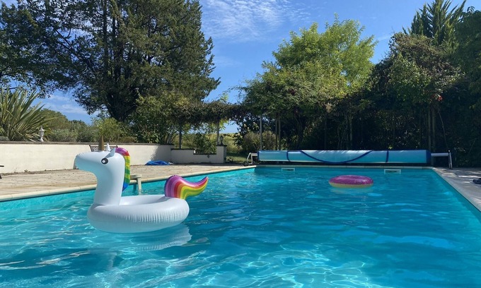 Allemans Casa | Lovely stone country house + guest house on a 4-ha estate with pool & jacuzzi