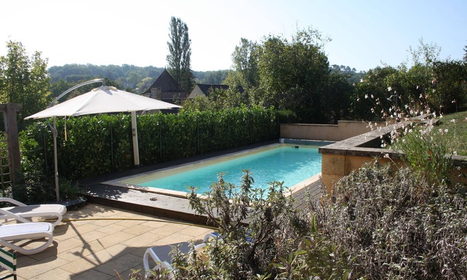 Payrignac Casa | Bonita casa de piedra con piscina privada y gran jardín
