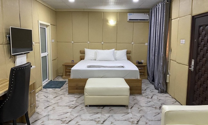 Lagos Apartamento | Lovely studio apartment with free parking on premises