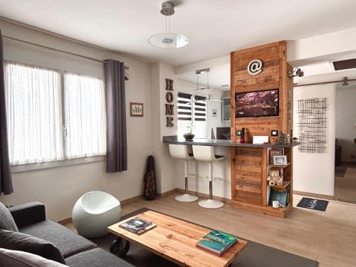 Prado - Republique Apartamento | Lovely Studio Cannes