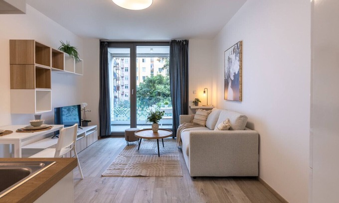 Kosire Apartamento | Lovely Studio with Balcony in Residential Area