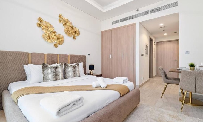 Jadaf Apartamento | Lovely Studio with Cozy Balcony and Outdoor Pool