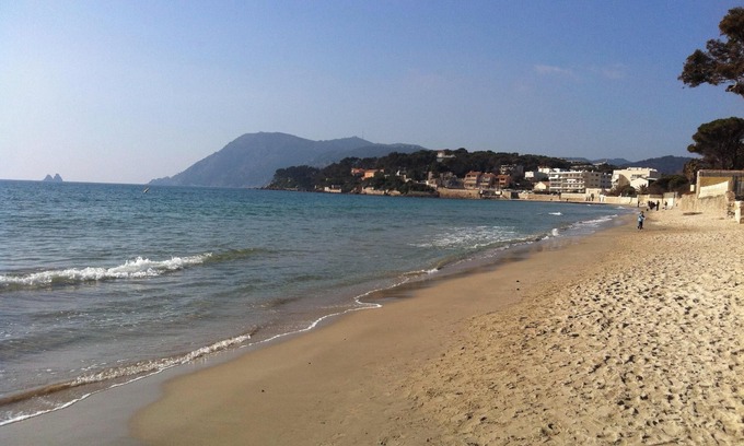 L'Evescat Apartamento | Lovely T2 with terrace 10 minutes' walk from the beaches!