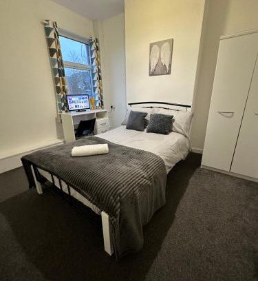 Coventry Apartamento | Lovely Town house Room 3