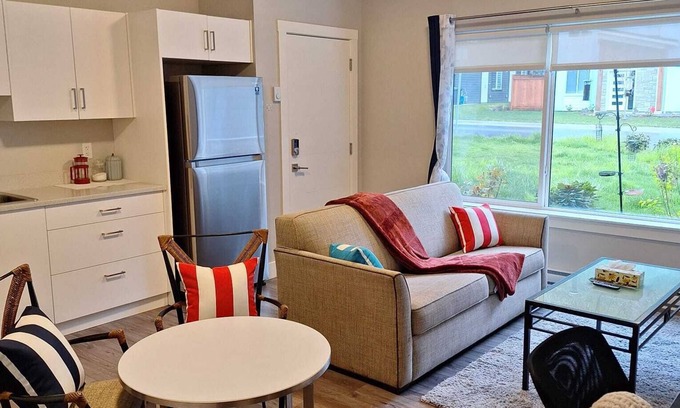 Langford Casa | Lovely Two Bedroom Space with A/C - Sleeps 8. Complimentary Treats!