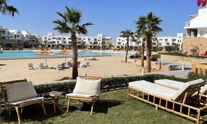 El Gouna Chalet De Esquí | Lovely unit ground at Swanlake el Gouna