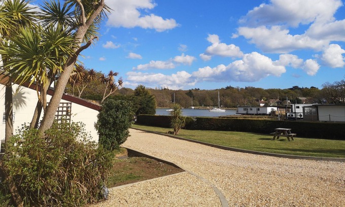 Ryde Villa | Hermosa villa en ubicación pintoresca orilla