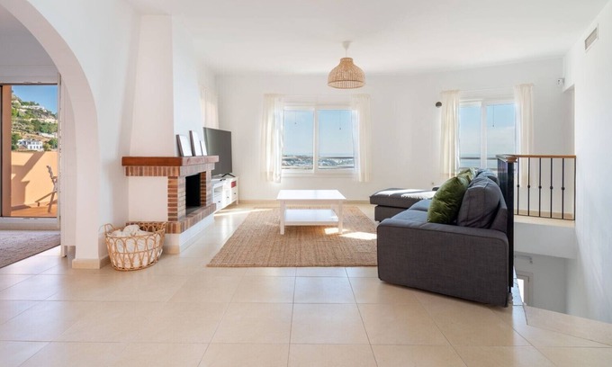 La Parata Chalet De Esquí | Las Cumbres Reales Med - precioso chalet con increíbles vistas al mar