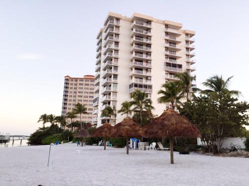 Fort Myers Beach Apartamento | Lover's Key Beach Club by Check-In Vacation Rentals