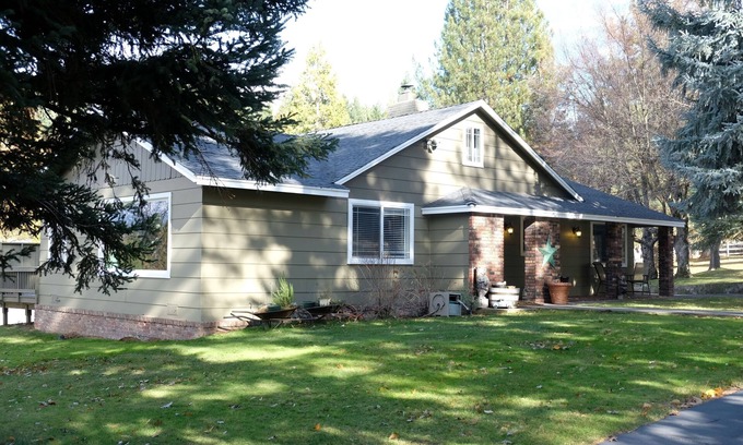 Mount Shasta Casa | Loveta Hideaway