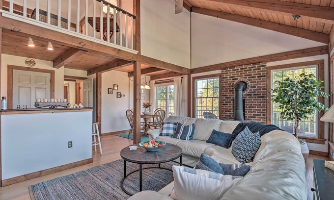 Lovettsville Cabaña | Lovettsville Cottage in Heart of Wine Country