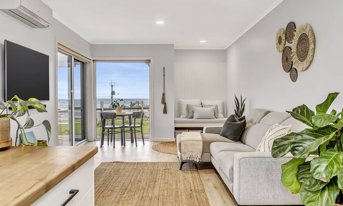 Aldinga Beach Apartamento | Lovingly crafted beachfront villa