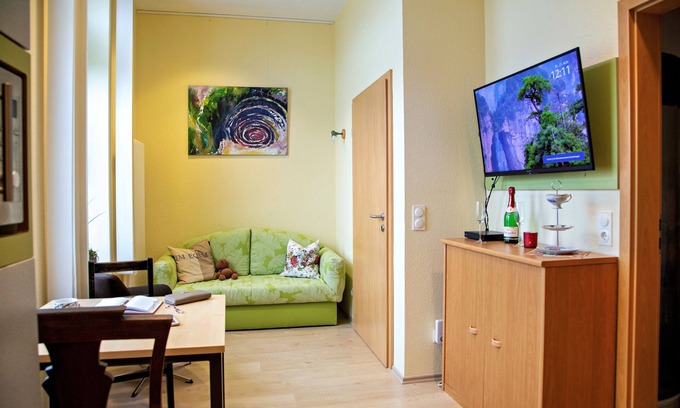 Hammerbrucke Apartamento | Lovingly furnished apartment, living with friends