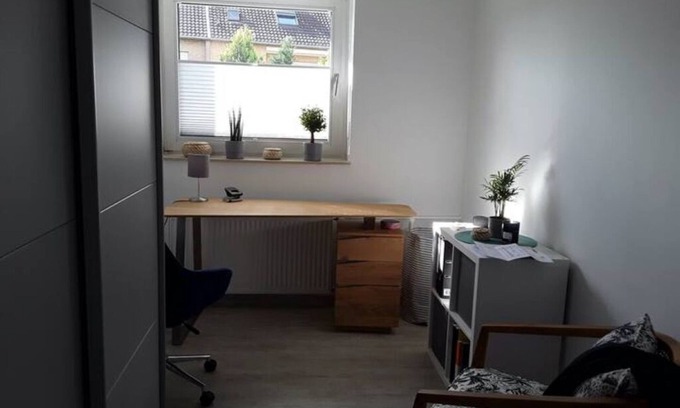 Rommerskirchen Apartamento | Lovingly renovated shared apartment: Room 2
