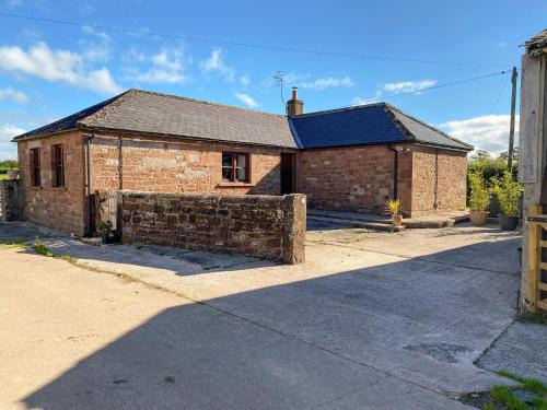 Carlisle Casa | Low Moat