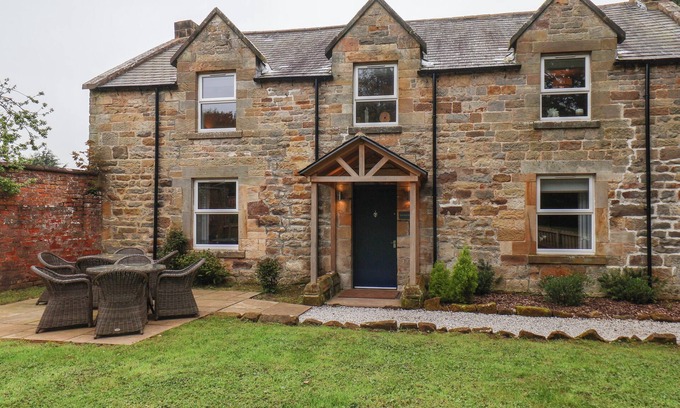 Easington Cabaña | LOW MOOR, pet friendly, character holiday cottage in Easington