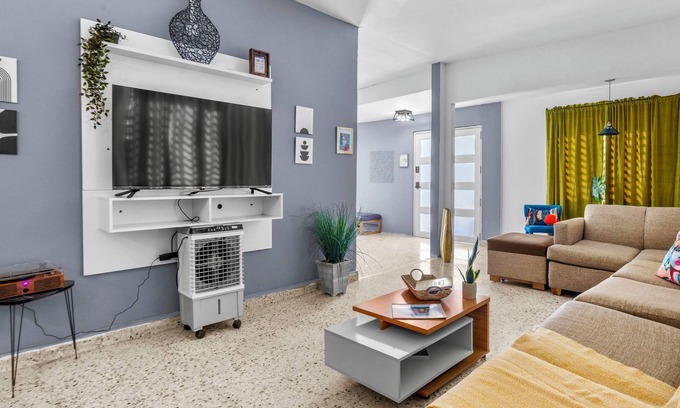 Cangrejo Arriba Apartamento | Low -Season Special-Huge San Juan House -5 Min Beach & Airport W/Jacuzzi -Pool