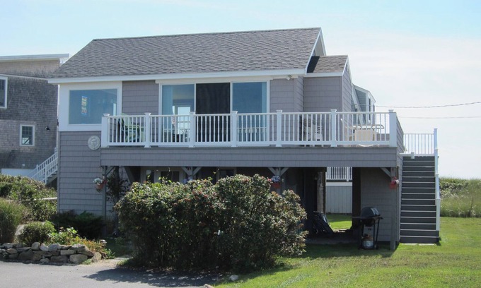 Biddeford Pool Casa | Low Tide: Oceanfront Bliss BOOK NOW & SAVE. THIS DISCOUNT WILL NOT LAST.