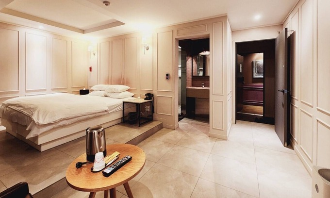 Ingye-dong Hotel | Lowa Hotel