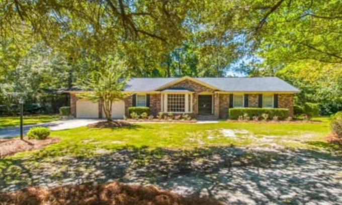 North Charleston Casa | Lowcountry Family Home in Historic Charleston neighborhood near beaches, pets!