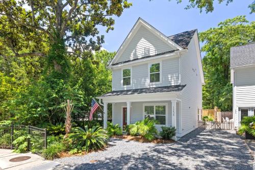 Mount Pleasant Casa | Lowcountry Lux 5 min to Beach 7 min to Dtwn