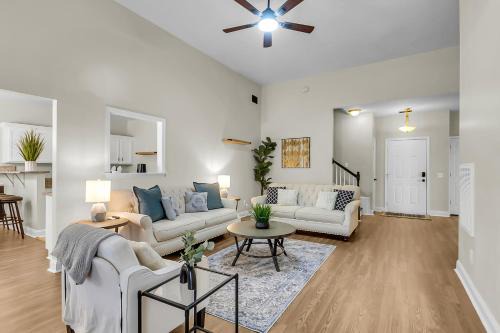 North Charleston Casa | Lowcountry Luxe Spacious 4br Oasis In Charleston