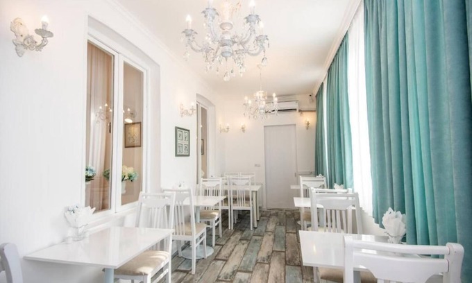 Vera Hotel | Lowell Hotel