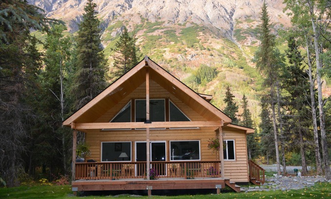 Moose Pass Cabina | Lower Paradise Log Cabin - Alquiler nocturno en el bosque