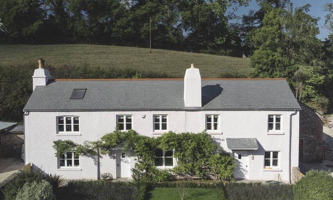 Stoke Gabriel Cabaña | LOWER WELL FARM HOUSE, pet friendly, with open fire in Stoke Gabriel